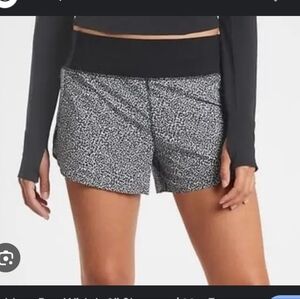 Athleta Run With It 3.5" Short Micro Cheetah Black/ Seasalt